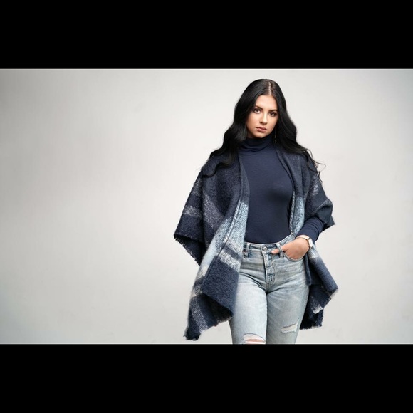 Meet Your Posher! - Picture 4 of 8